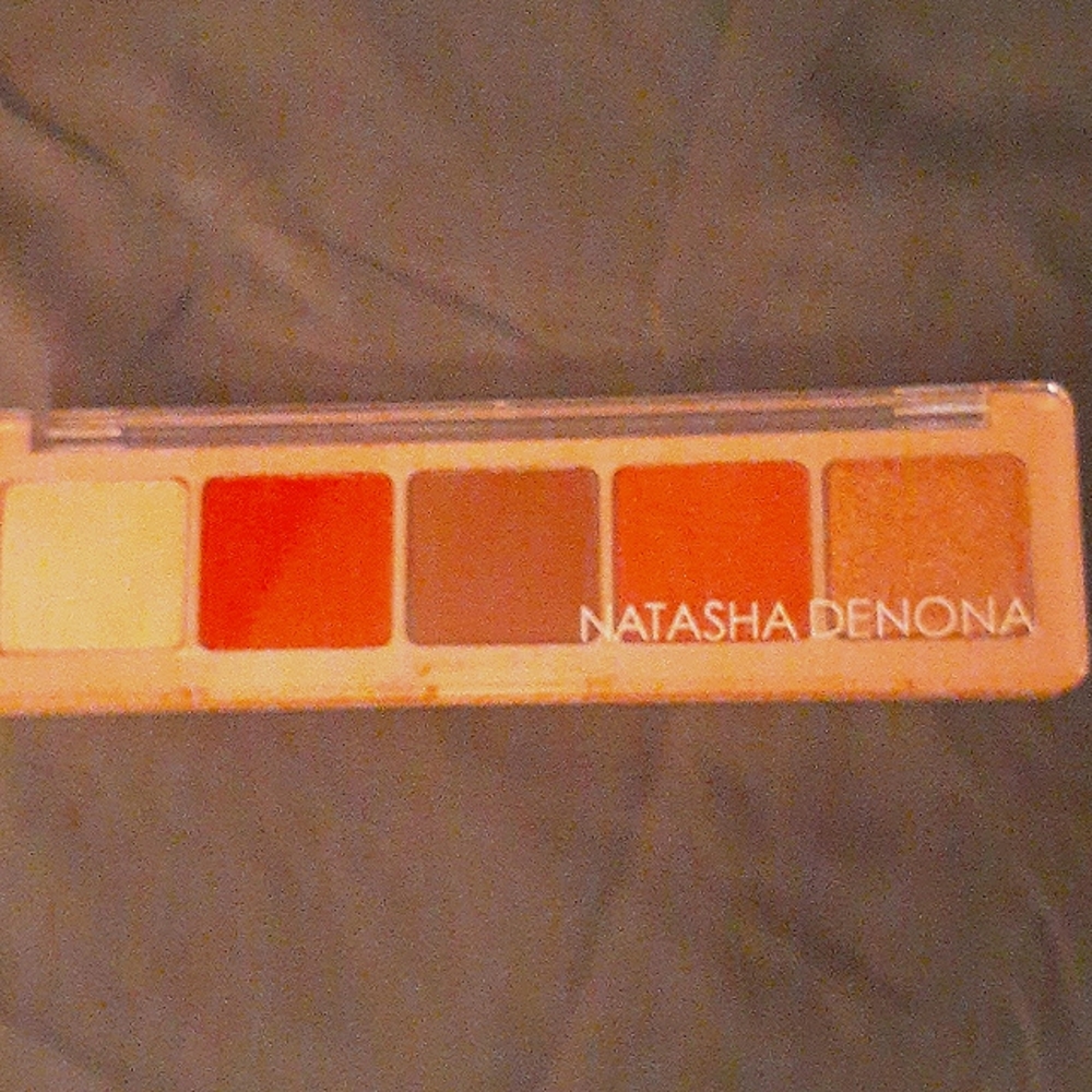 NETASHA DENONA PEAK EYESHADOW PALLET